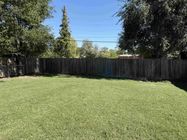 1320 N Piatt Ave, Wichita, KS 67214