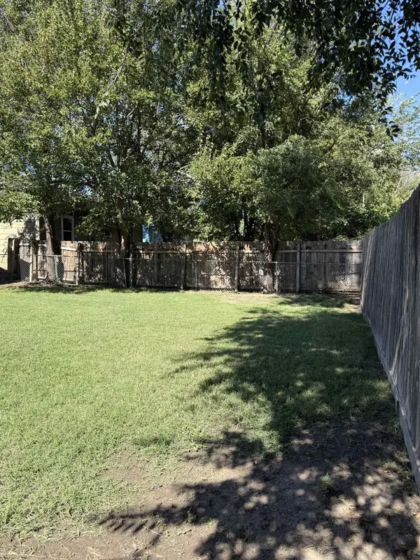 1320 N Piatt Ave, Wichita, KS 67214