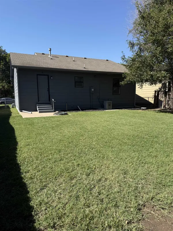 1320 N Piatt Ave, Wichita, KS 67214