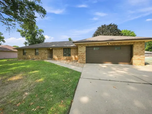 109 W Aven AVE, Nixa, MO 65714