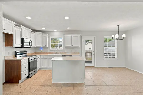 875 W Linwood AVE, Nixa, MO 65714
