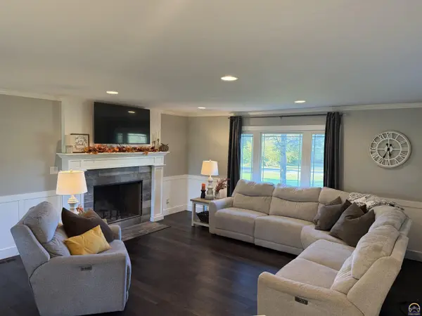 7805 SW El Cerrito DR, Topeka, KS 66614