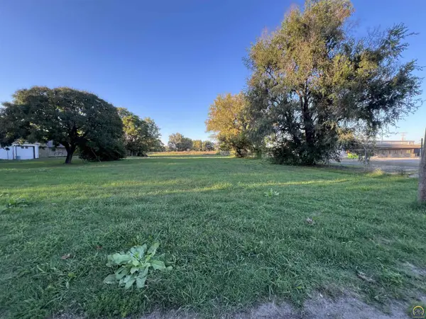 600 NW Broad ST, Topeka, KS 66608