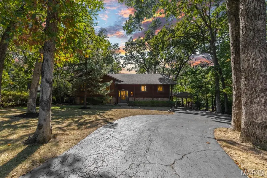 7736 S Rock Hill RD, Crestwood, MO 63123