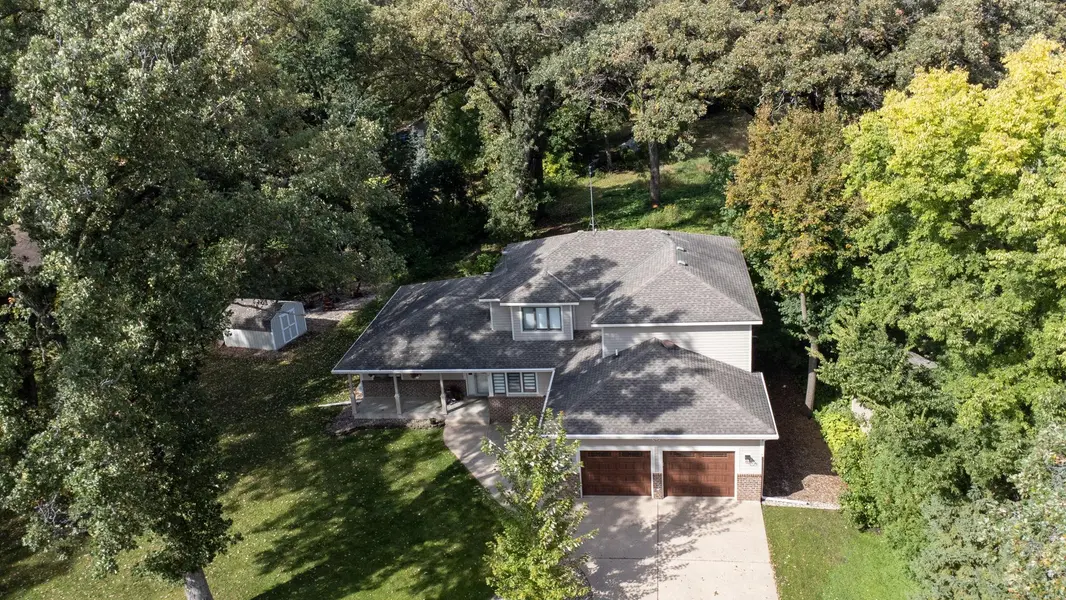 1275 Rolling Oaks LN NW, Hutchinson, MN 55350