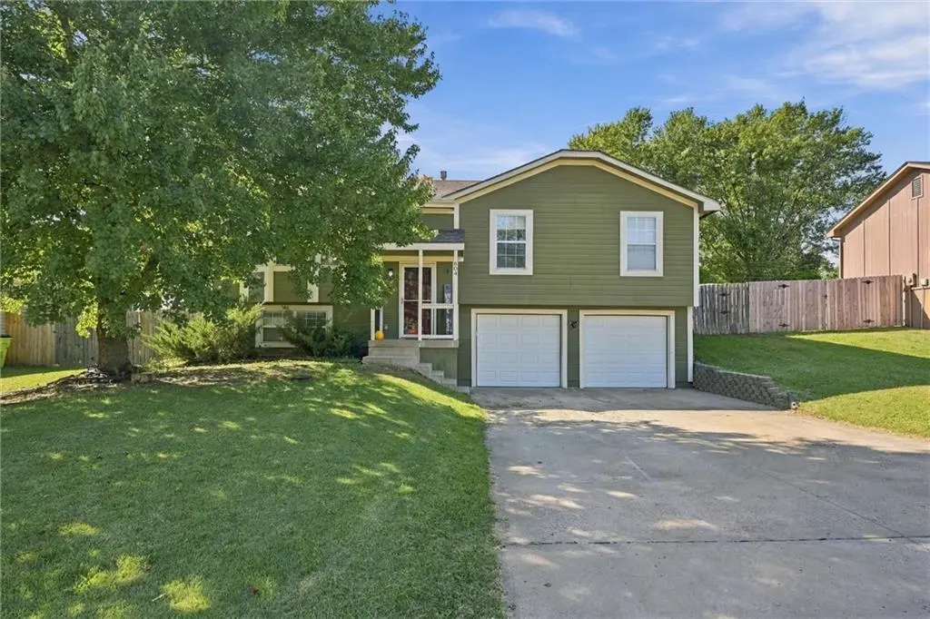 804 S Cedar ST, Belton, MO 64012