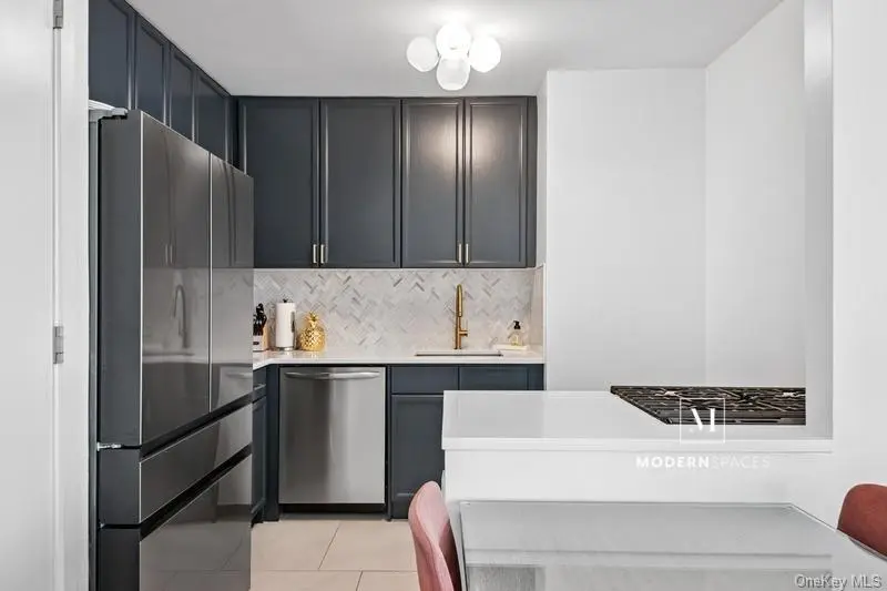 474 48th AVE #21E, Long Island City, NY 11109