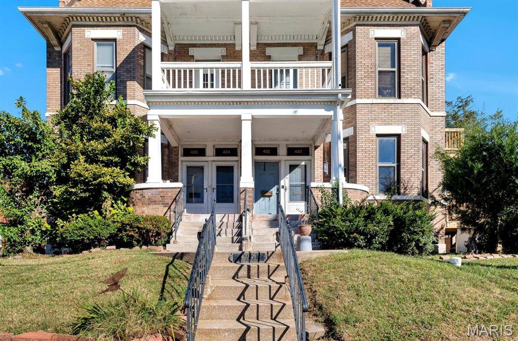 420 Lake AVE #1, St Louis, MO 63108