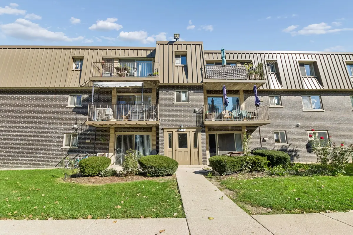 572 FAIRWAY VIEW DR #1B, Wheeling, IL 60090
