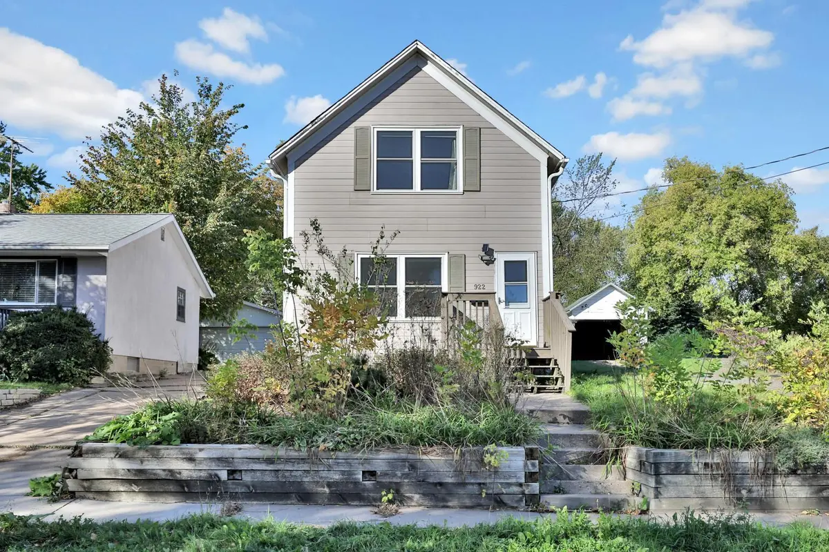 922 6th ST S, Stillwater, MN 55082