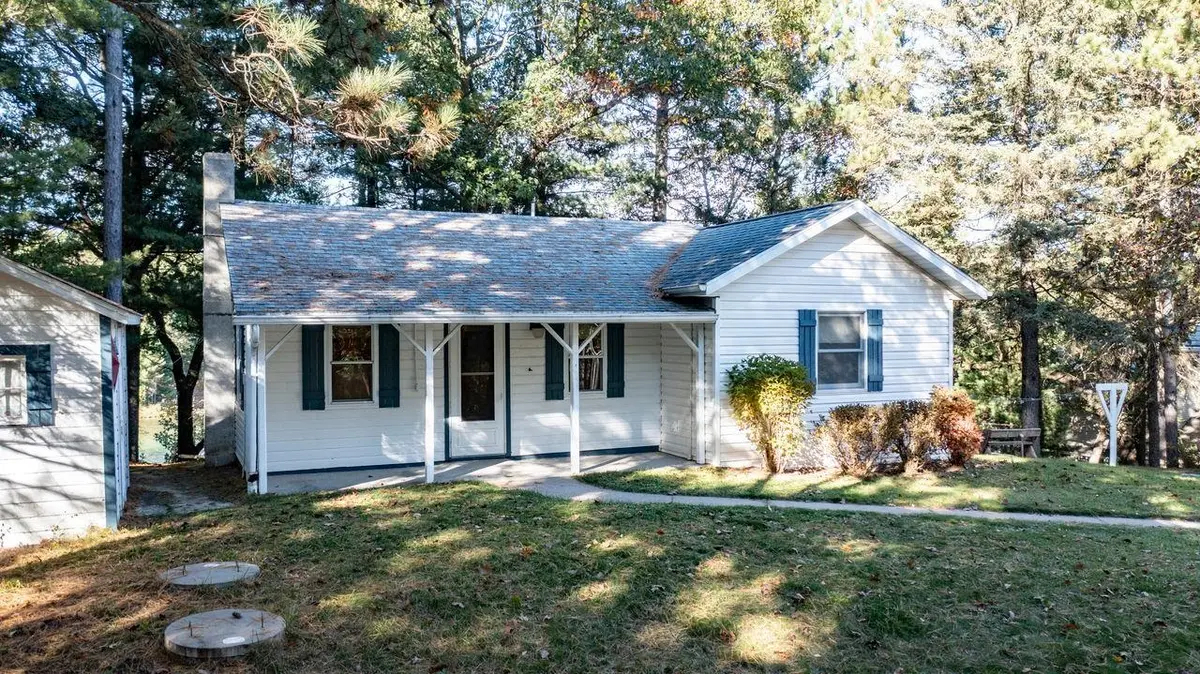 N6619 E LONG LAKE RD, Wild Rose, WI 54984