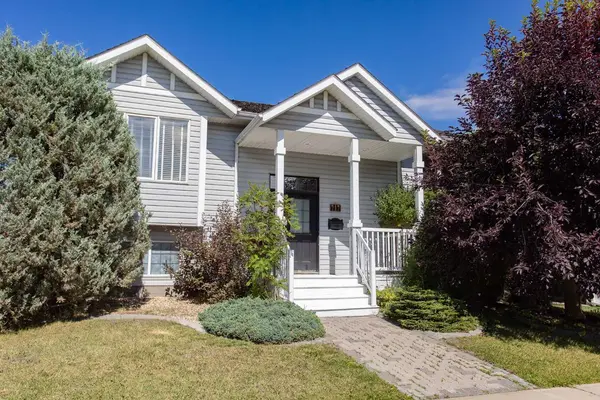 717 Lancaster DR, Red Deer, AB T4R2T5