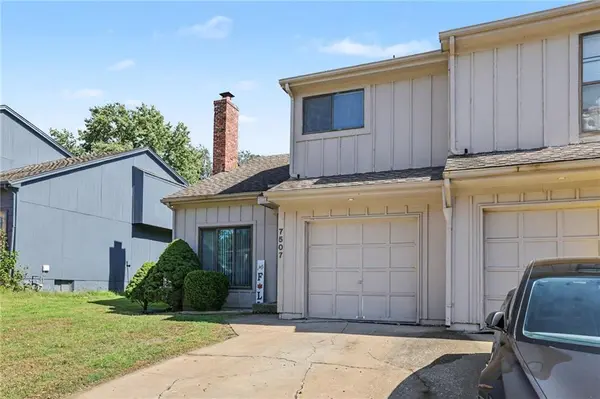 7507 Long AVE, Lenexa, KS 66216