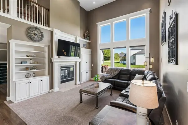 19508 W 96th TER, Lenexa, KS 66220