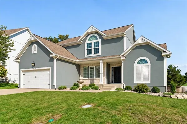 19508 W 96th TER, Lenexa, KS 66220