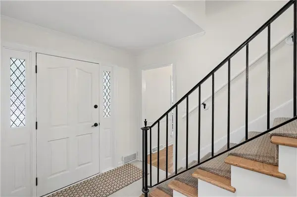 5419 W 100th TER, Overland Park, KS 66207