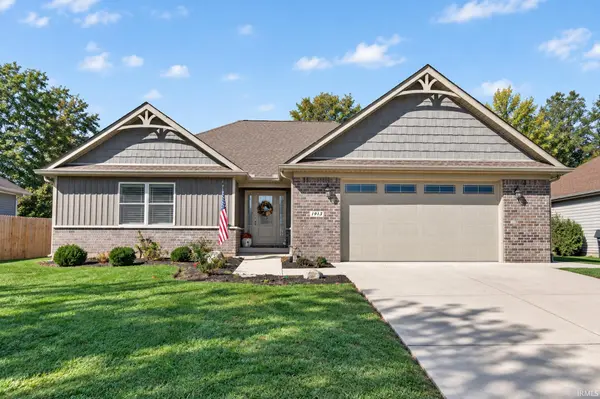 1913 N SANDAL WOOD DR, Yorktown, IN 47396