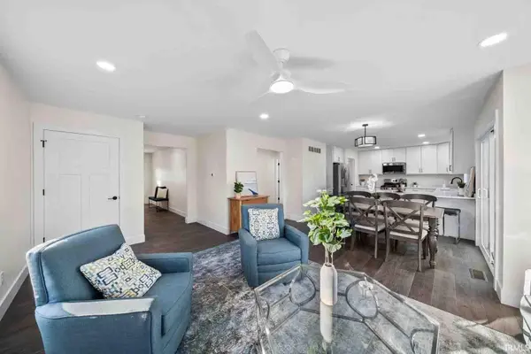 1114 Beacon DR, Mishawaka, IN 46544-6347
