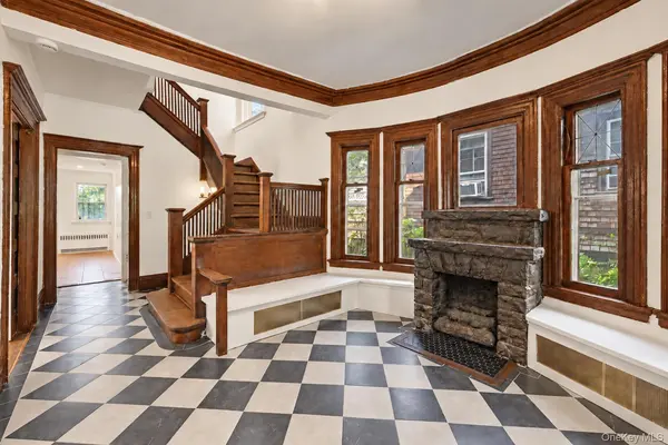 10 Delavan TER, Yonkers, NY 10703