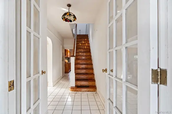 6849 Groton ST, Forest Hills, NY 11375