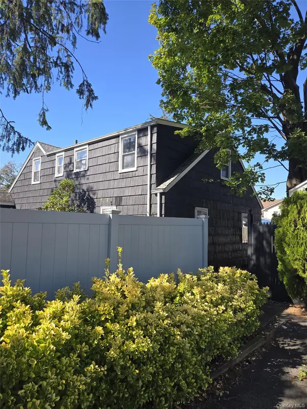 455 Walton ST, West Hempstead, NY 11552
