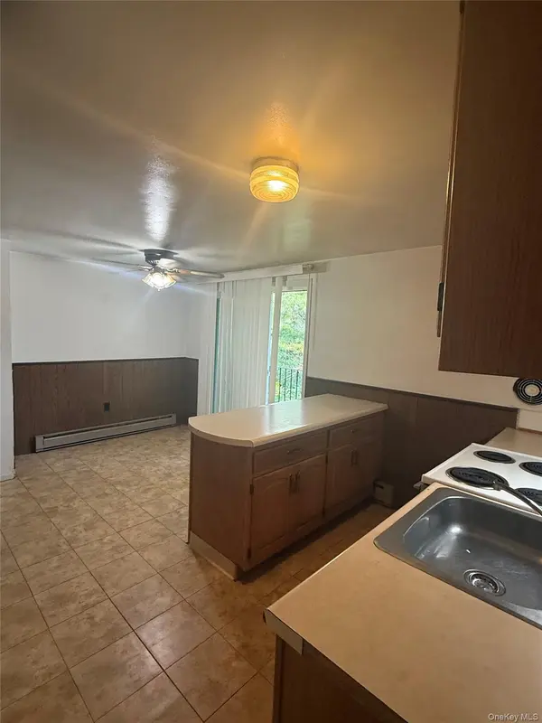 508 Parr Meadow DR #5H, Newburgh, NY 12550