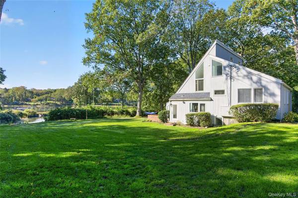 1 Pine PT, Lloyd Harbor, NY 11743