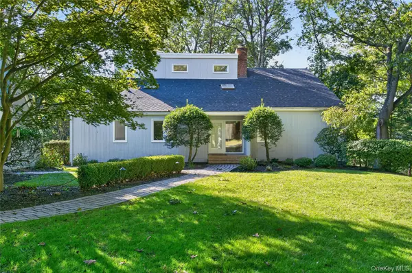 1 Pine PT, Lloyd Harbor, NY 11743
