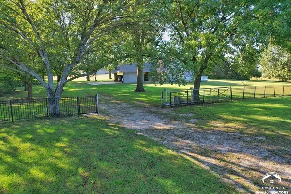 7607 Ferguson RD, Ozawkie, KS 66070