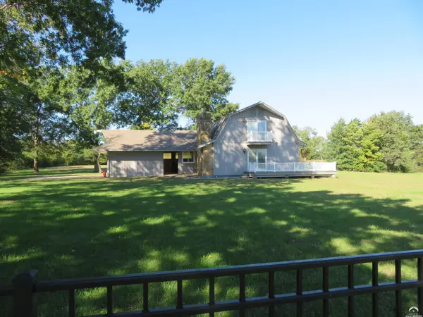 7607 Ferguson RD, Ozawkie, KS 66070