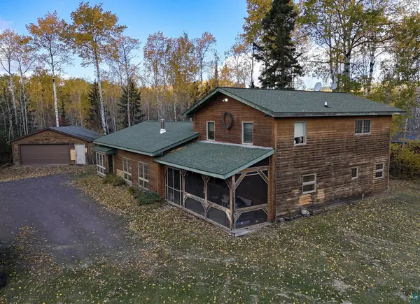 240 Birch Dr, Grand Marais, MN 55604