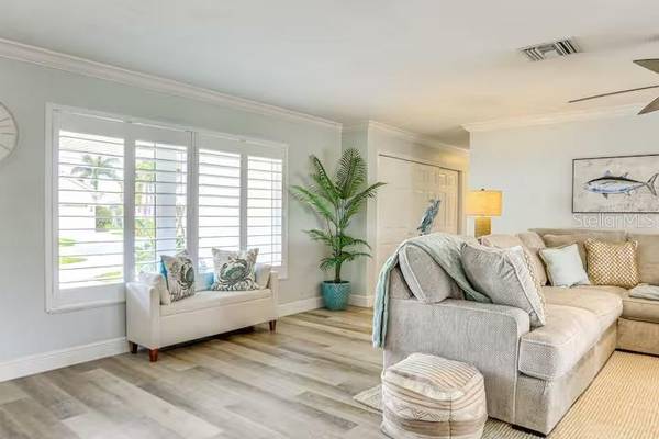 924 ARLINGTON RD, Palmetto, FL 34221