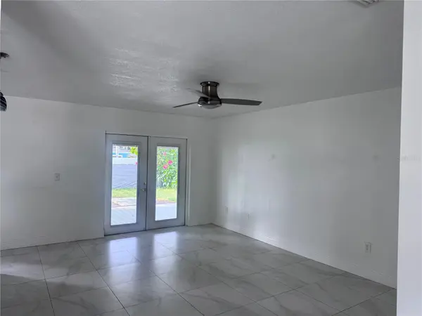5208 CARROLLWOOD MEADOWS DR, Tampa, FL 33625
