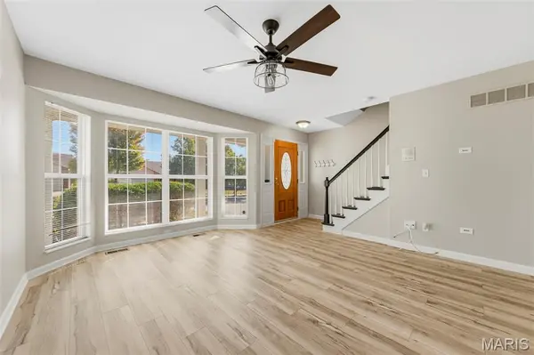 11 Fawn View LN, O'fallon, MO 63366