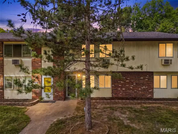 7639 Hazelcrest DR, Hazelwood, MO 63042