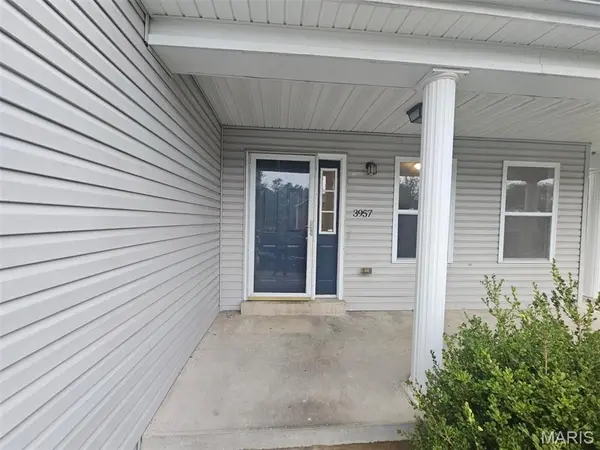 3957 Max Weich PL, Florissant, MO 63033