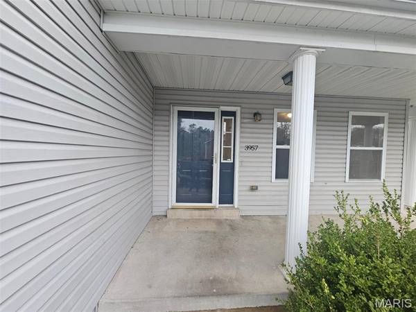3957 Max Weich PL, Florissant, MO 63033