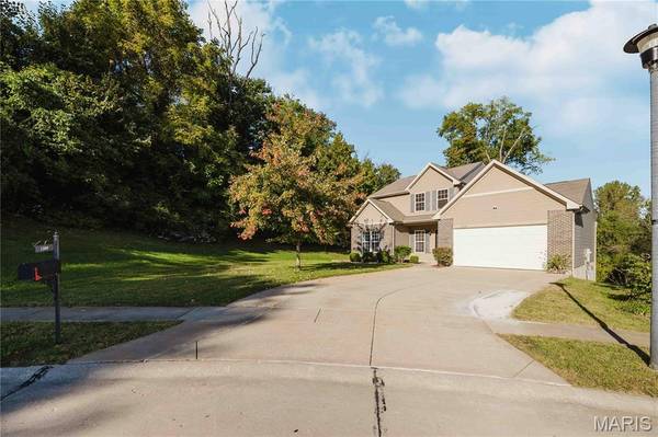 1599 Laurel Bluffs DR, St Louis, MO 63042