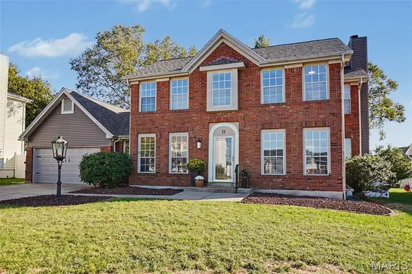 11 Castlio CT, St Charles, MO 63304