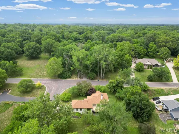 102 Hillside CT, Collinsville, IL 62234