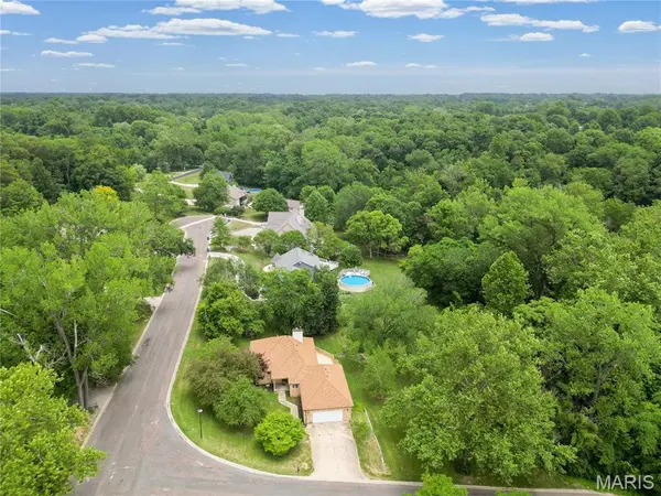 102 Hillside CT, Collinsville, IL 62234