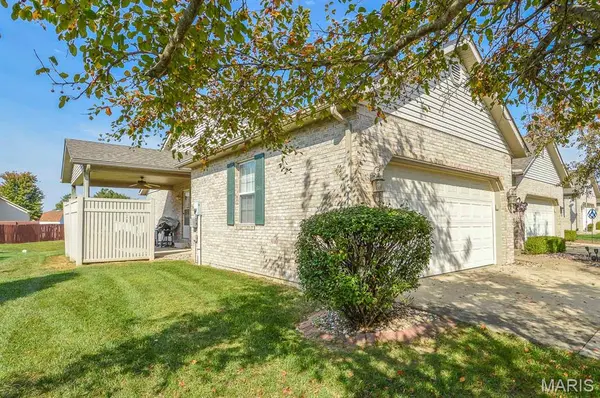 4569 Elk Meadows LN, Smithton, IL 62285