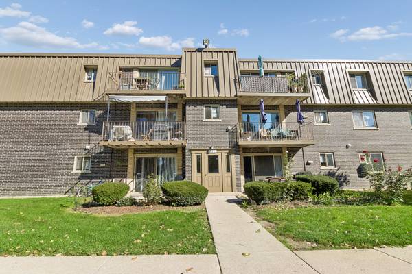 572 FAIRWAY VIEW DR #1B, Wheeling, IL 60090