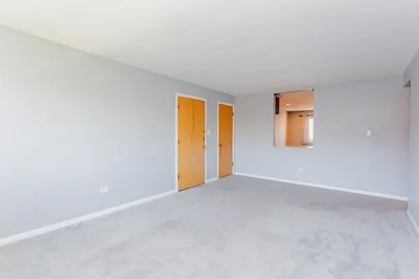 6827 W Raven ST #2L, Chicago, IL 60631