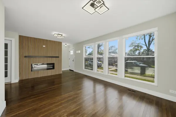 4541 S LeClaire AVE, Chicago, IL 60638