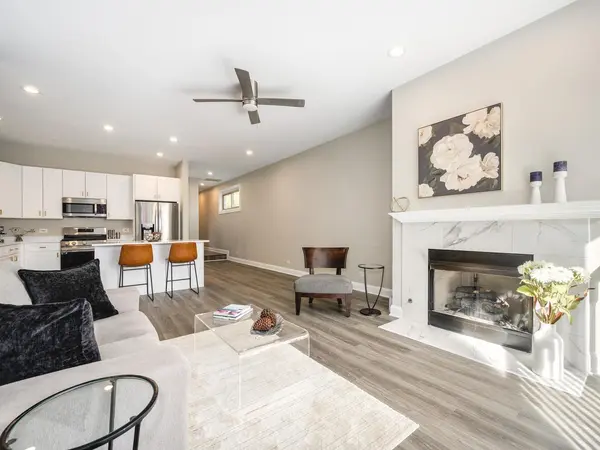 116 S Bell AVE #1, Chicago, IL 60612