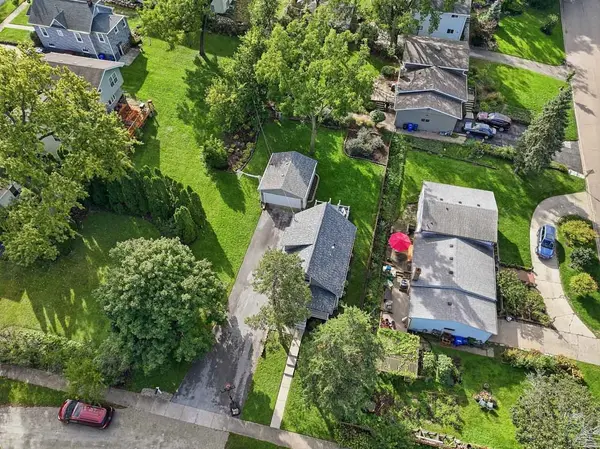 1206 Avery AVE, Wheaton, IL 60187
