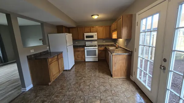 1390 PEBBLEBEACH DR, Hanover Park, IL 60133