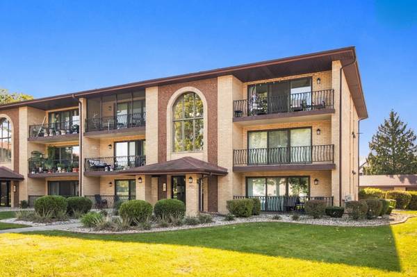 15651 Garden View CT #2D, Orland Park, IL 60462