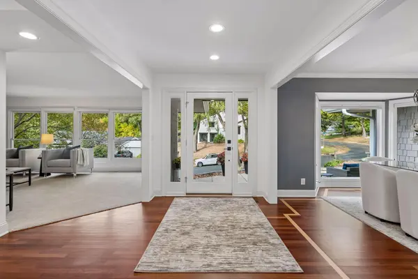 7101 Mark Terrace DR, Edina, MN 55439